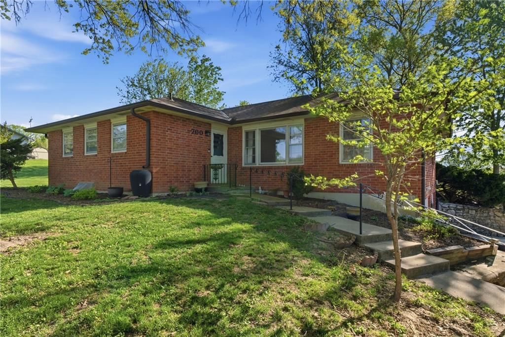 700 Hillcrest Road — photo 2