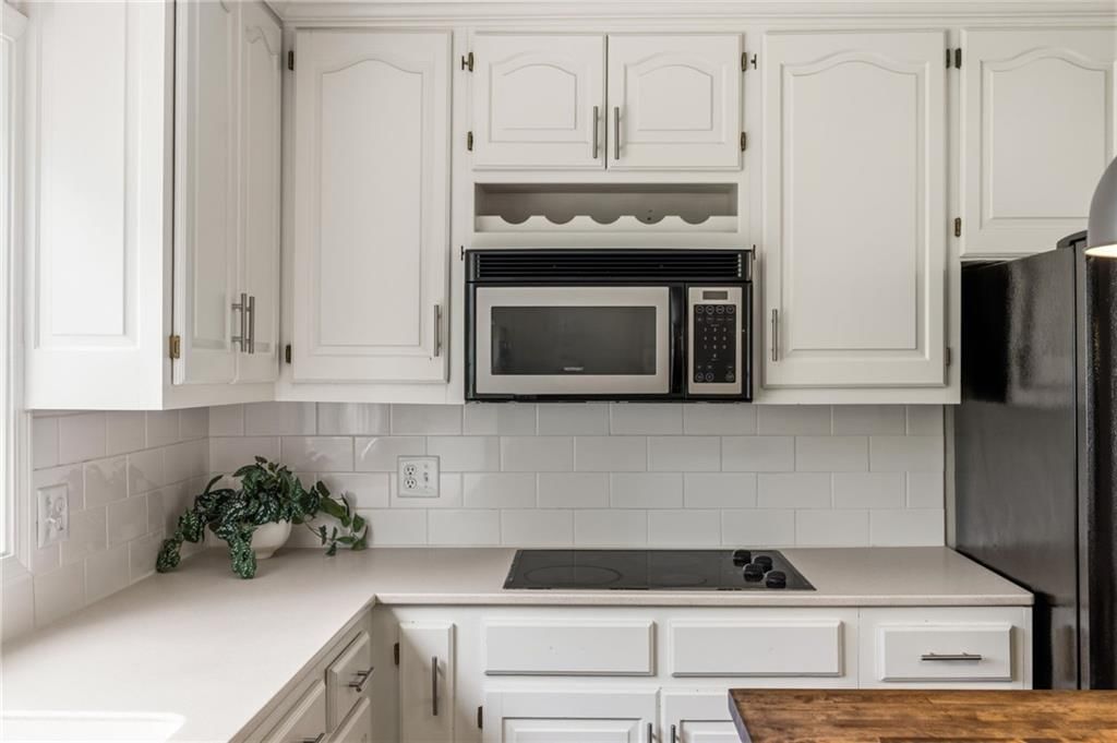 406 W 86th Terrace — photo 14