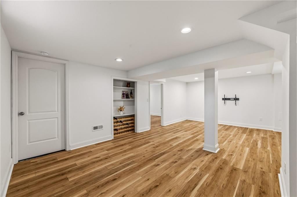 406 W 86th Terrace — photo 26