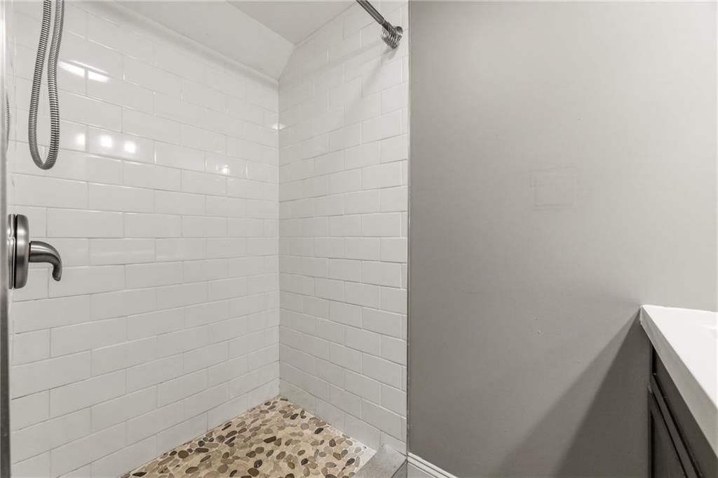 406 W 86th Terrace — photo 31