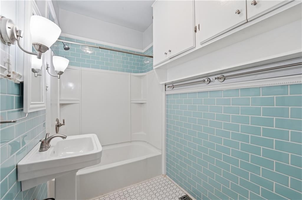 3928 Fisher Street — photo 9