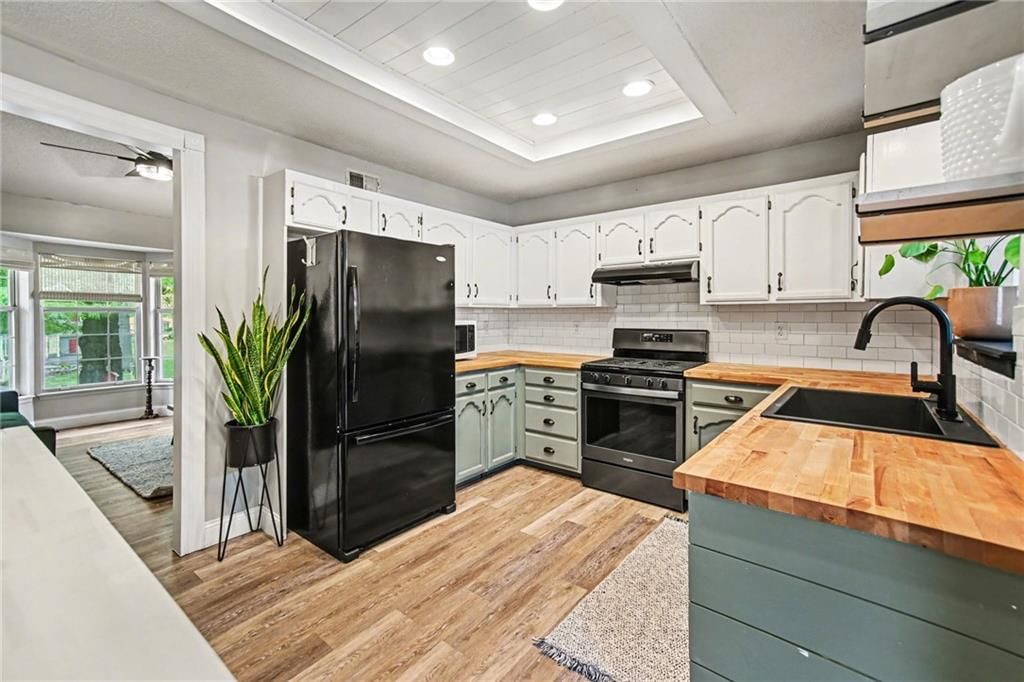 18004 E 31st Drive S — photo 5