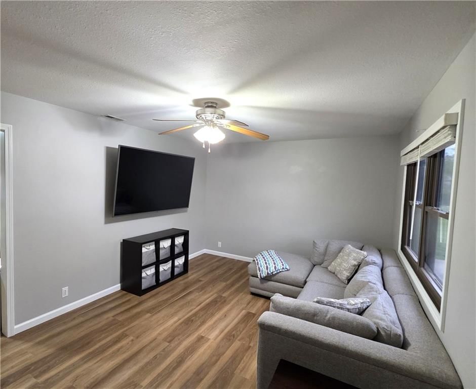 106 S Vernon Street — photo 4