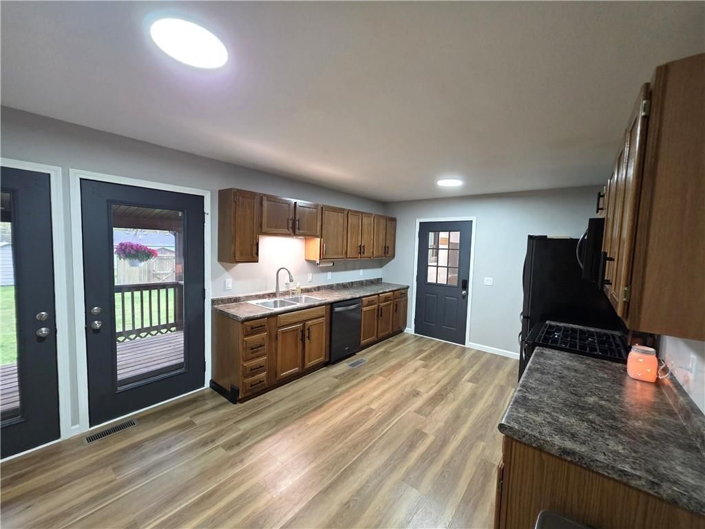 106 S Vernon Street — photo 6