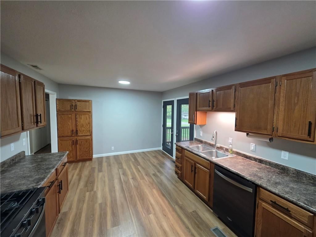 106 S Vernon Street — photo 8