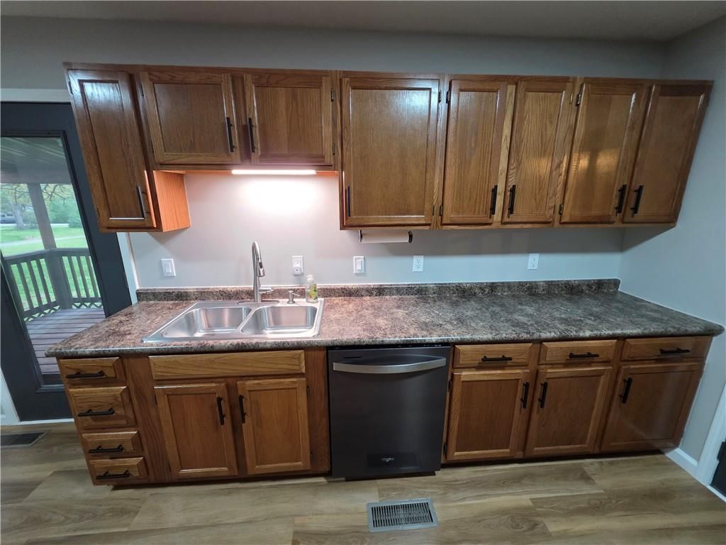 106 S Vernon Street — photo 9