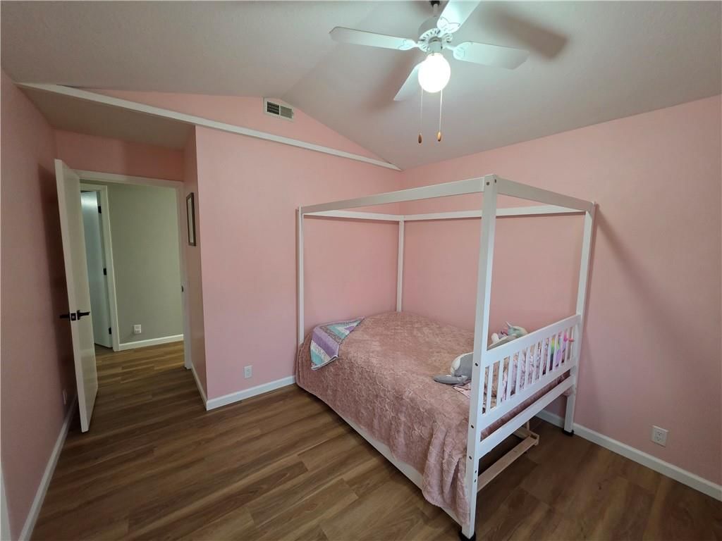 106 S Vernon Street — photo 19