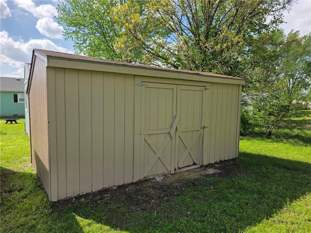 106 S Vernon Street — photo 29