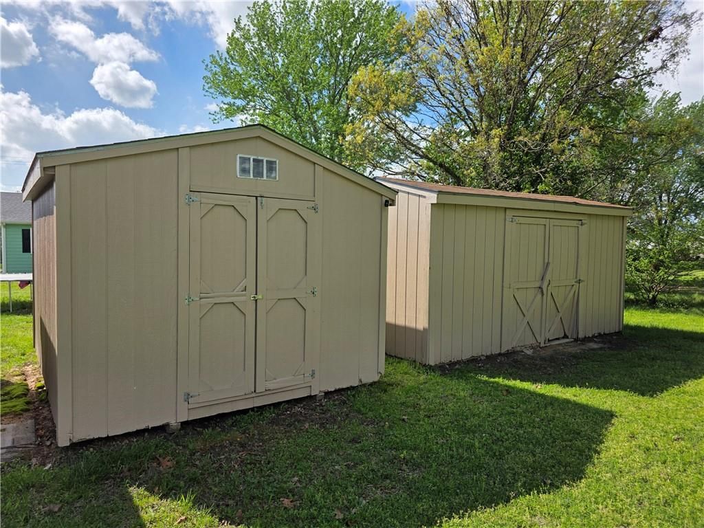 106 S Vernon Street — photo 30