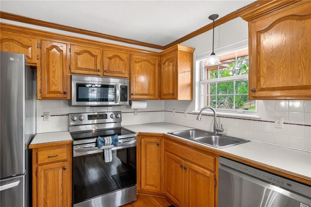 1704 NE Stonewood Drive — photo 13