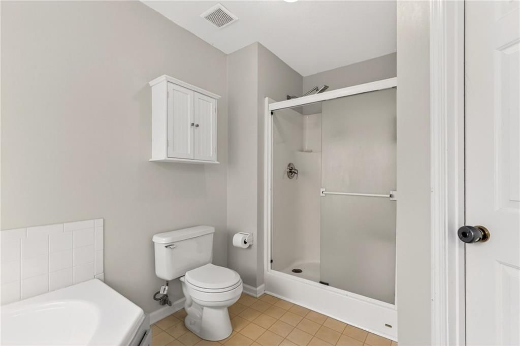 1704 NE Stonewood Drive — photo 17
