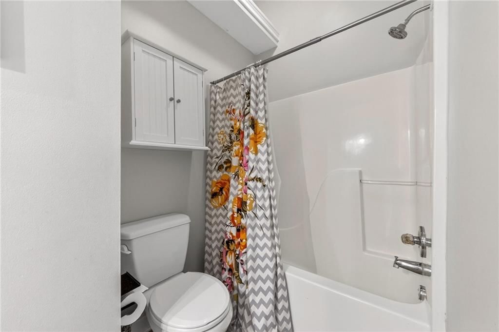 1704 NE Stonewood Drive — photo 23