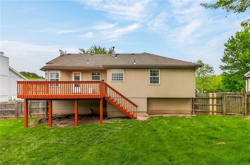 1704 NE Stonewood Drive — photo 31