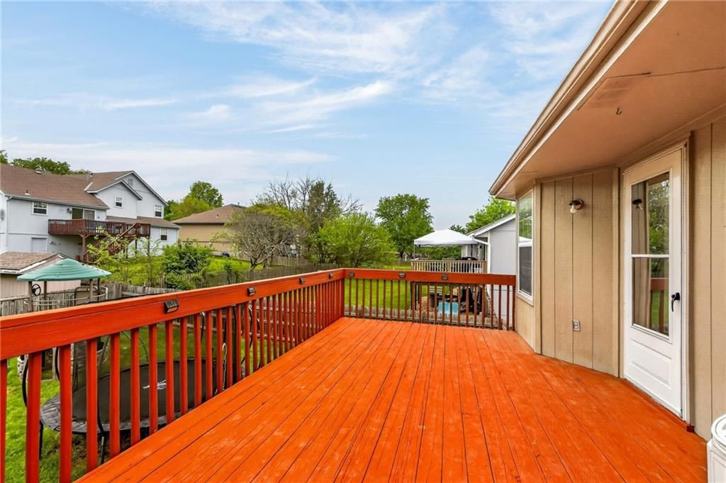 1704 NE Stonewood Drive — photo 32