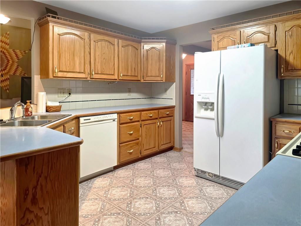 708 W 35th Street — photo 8
