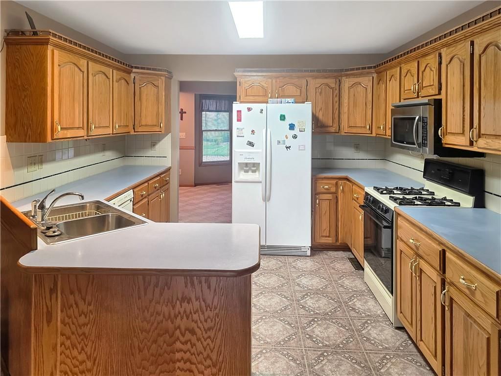 708 W 35th Street — photo 9