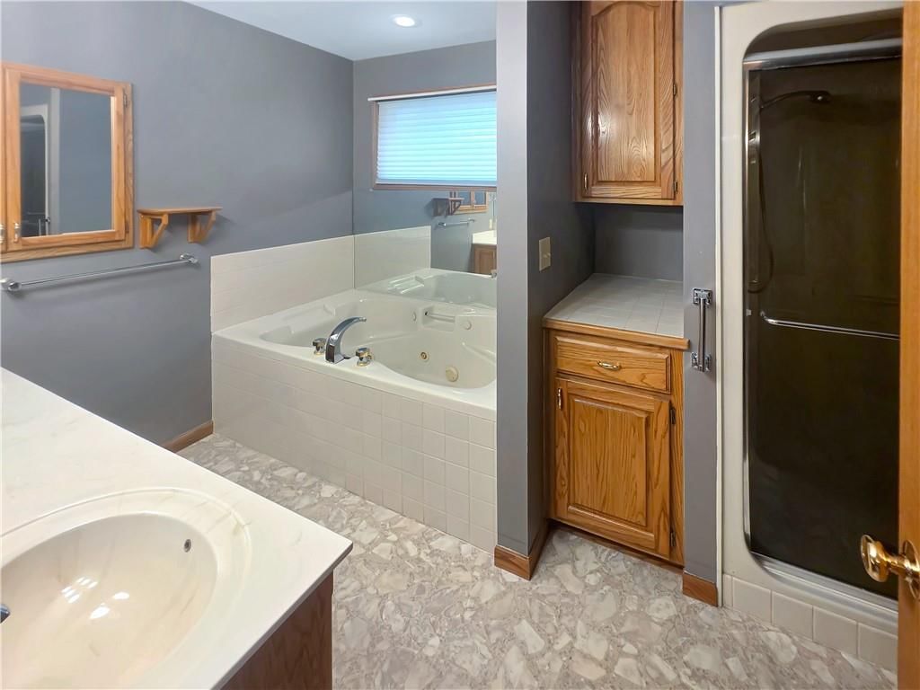 708 W 35th Street — photo 14