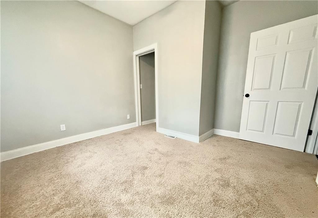 1239 W South Street — photo 13