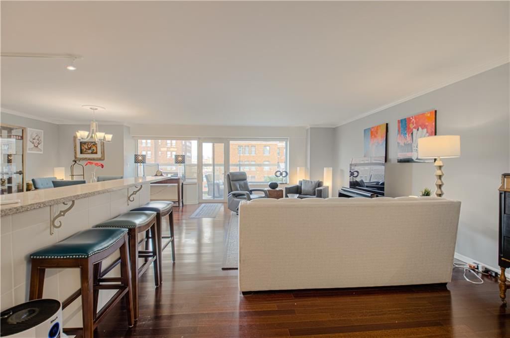 221 W 48th Street — photo 5