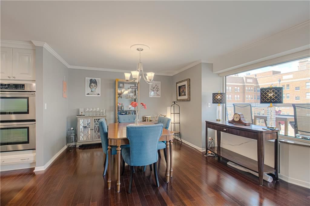 221 W 48th Street — photo 10