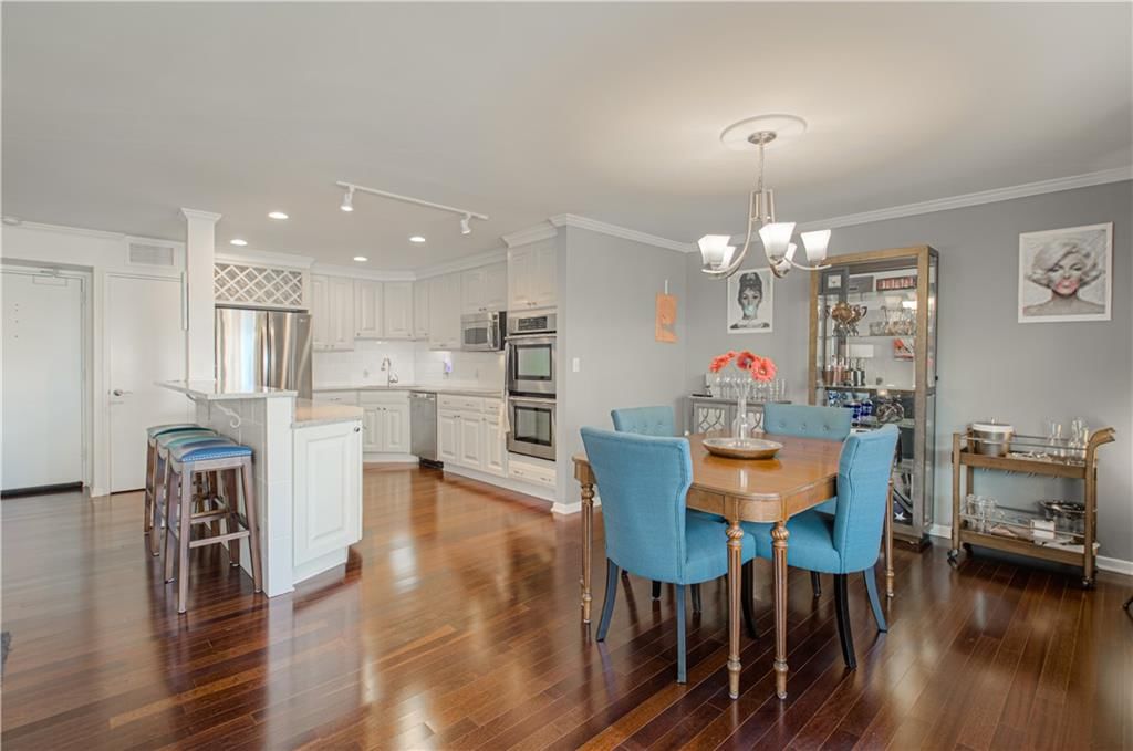 221 W 48th Street — photo 12