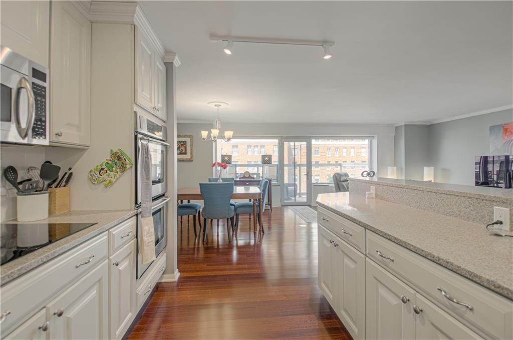 221 W 48th Street — photo 14