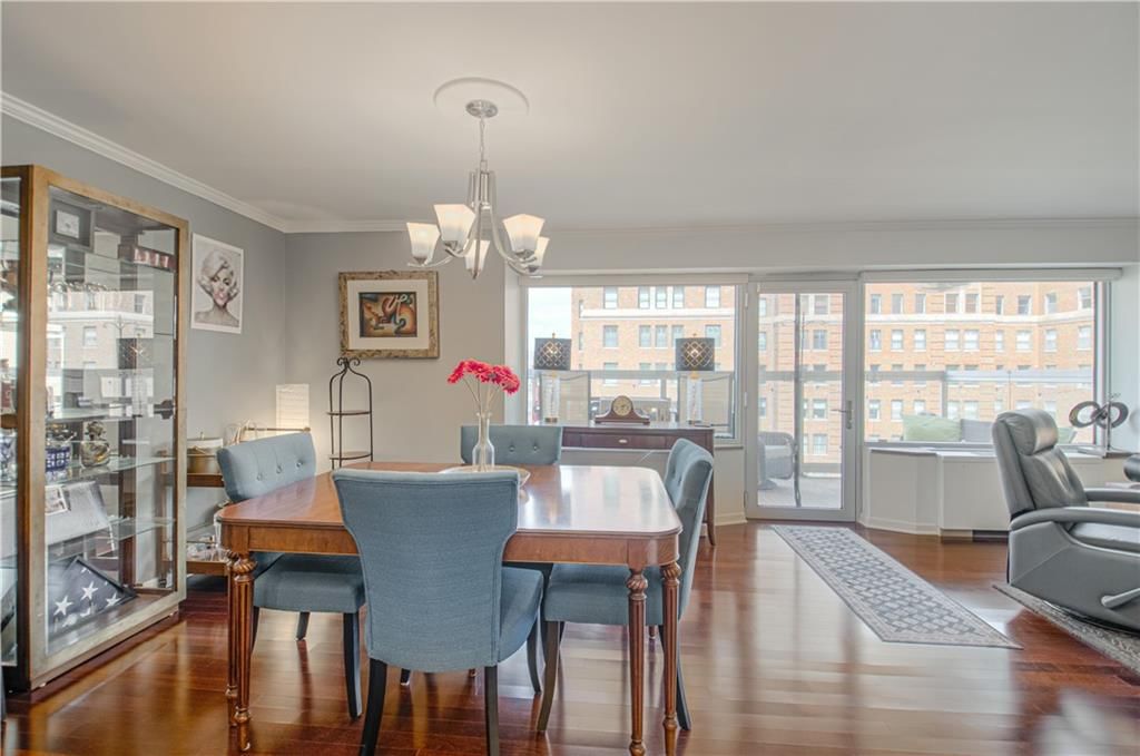 221 W 48th Street — photo 15