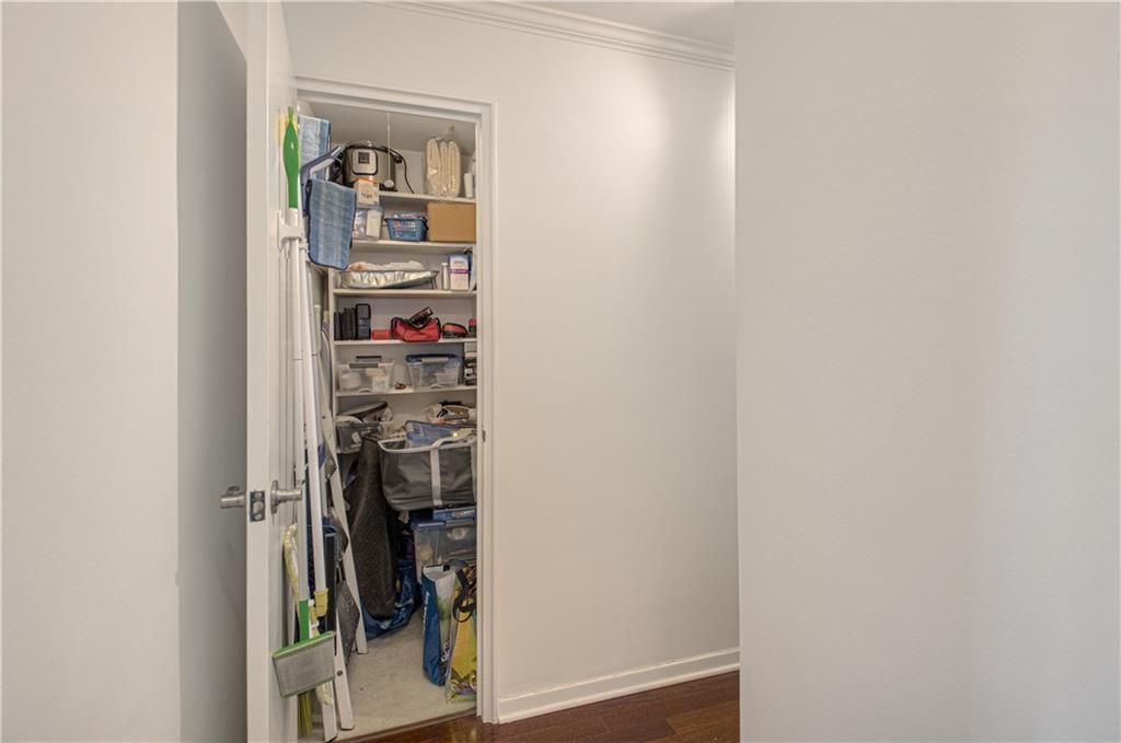 221 W 48th Street — photo 17