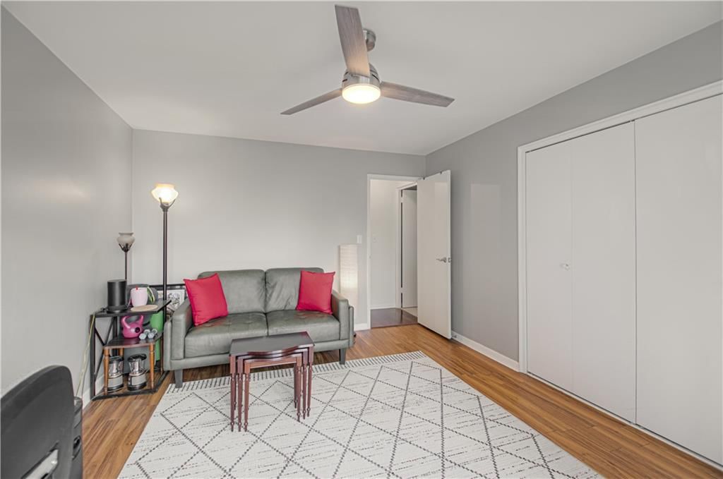 221 W 48th Street — photo 19