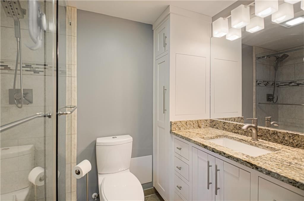 221 W 48th Street — photo 26