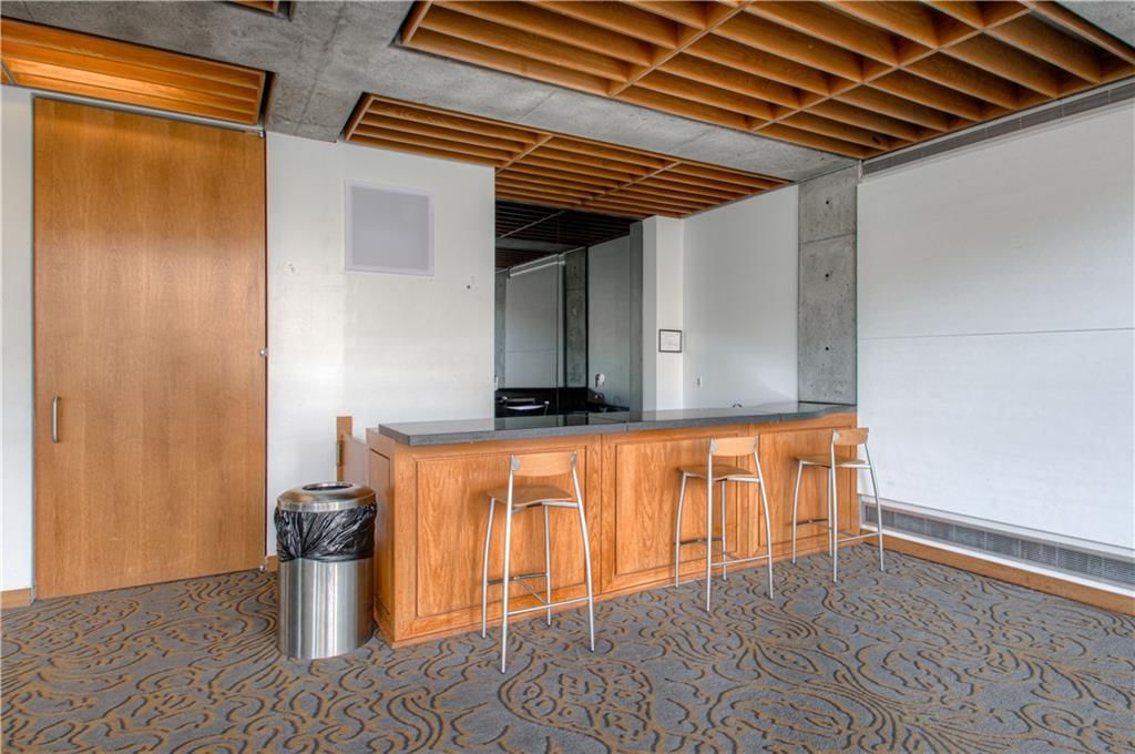221 W 48th Street — photo 37