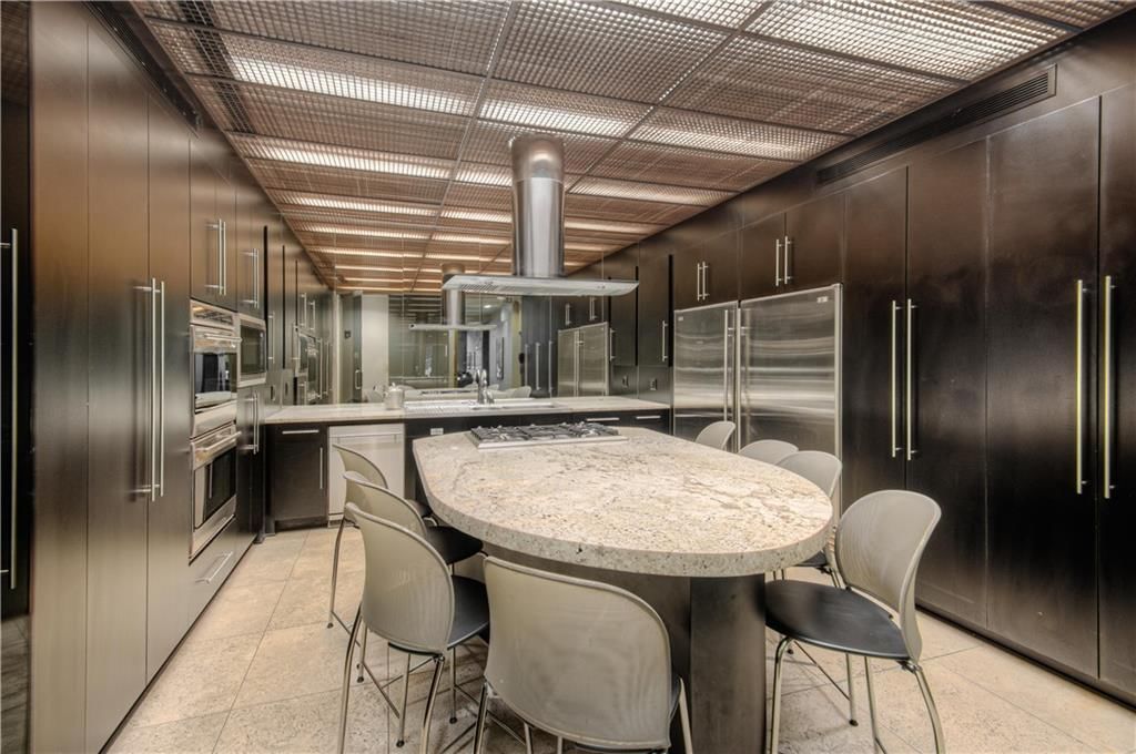 221 W 48th Street — photo 38