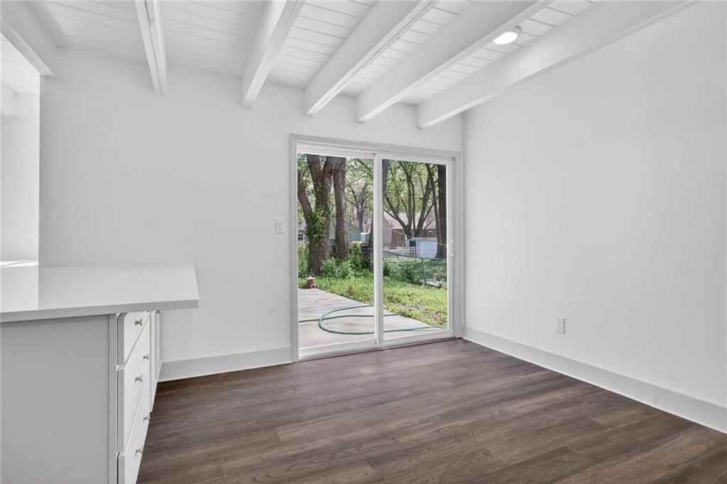 5409 Maple Street — photo 11