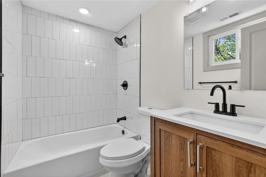 5409 Maple Street — photo 14