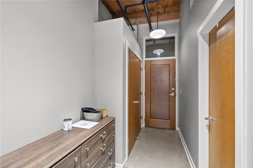 712 Broadway Boulevard — photo 8