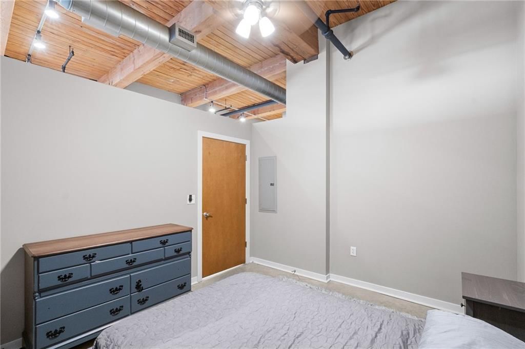 712 Broadway Boulevard — photo 12