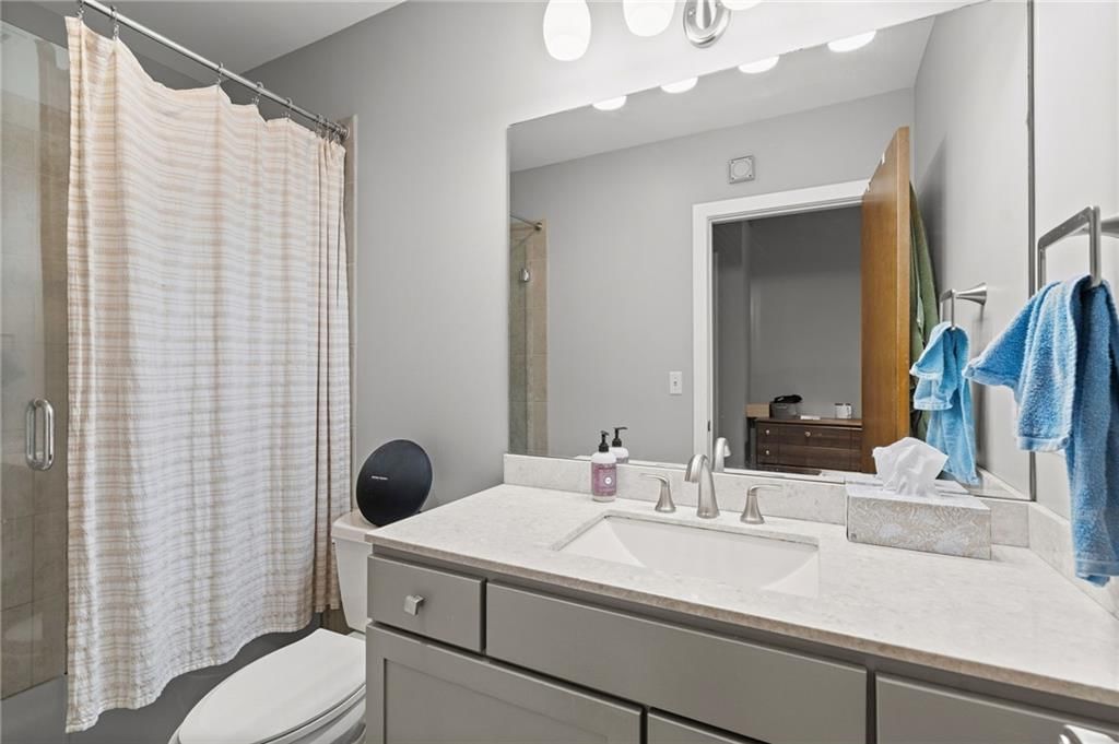 712 Broadway Boulevard — photo 13