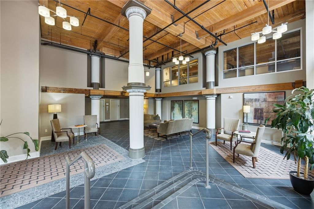 712 Broadway Boulevard — photo 21