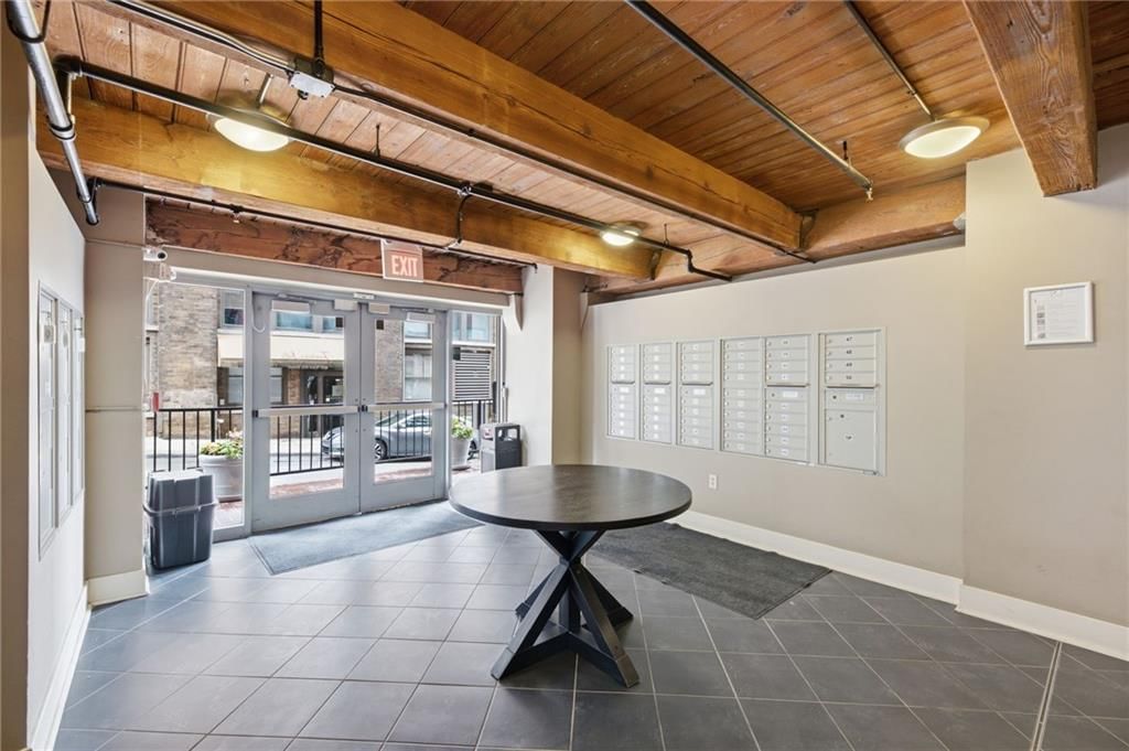 712 Broadway Boulevard — photo 22