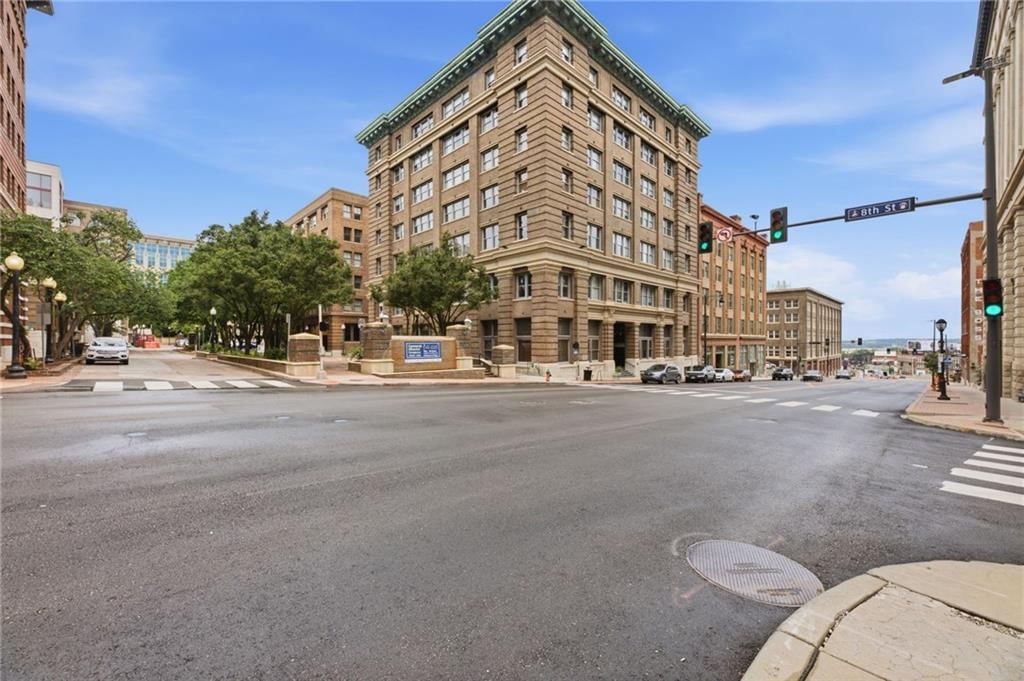 712 Broadway Boulevard — photo 34