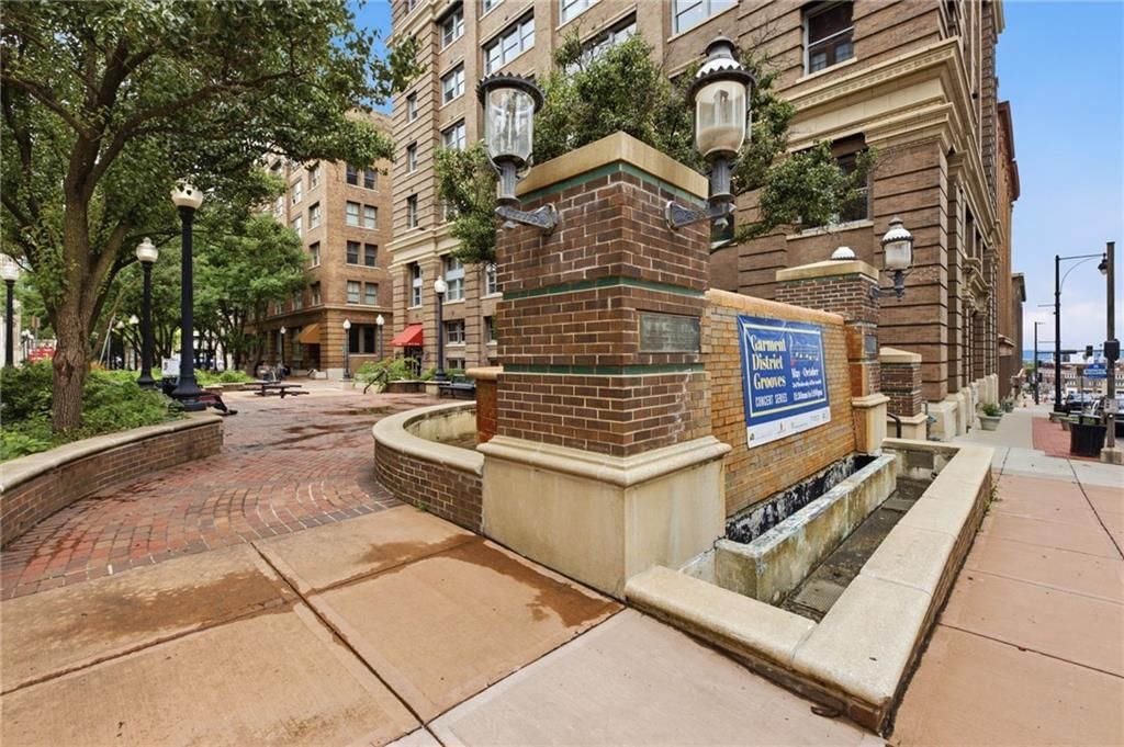 712 Broadway Boulevard — photo 35