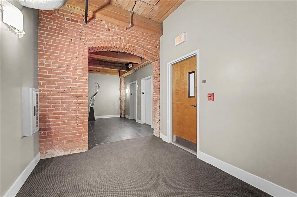 712 Broadway Boulevard — photo 36