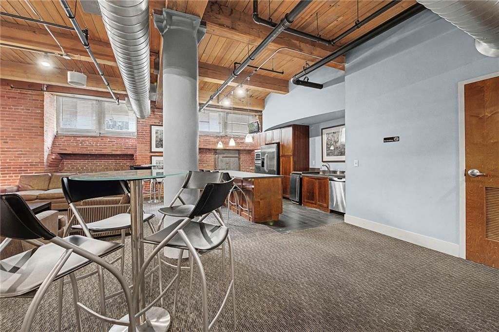 712 Broadway Boulevard — photo 40