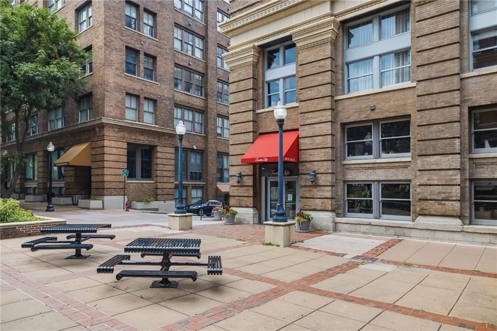 712 Broadway Boulevard — photo 71