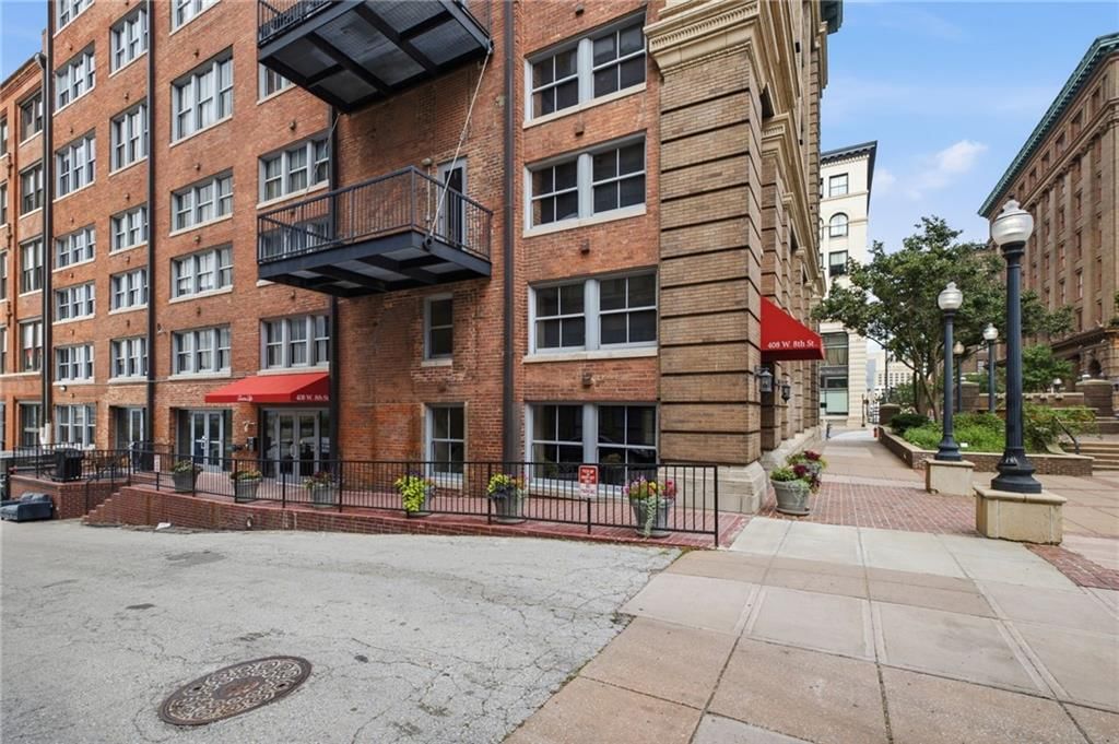712 Broadway Boulevard — photo 73