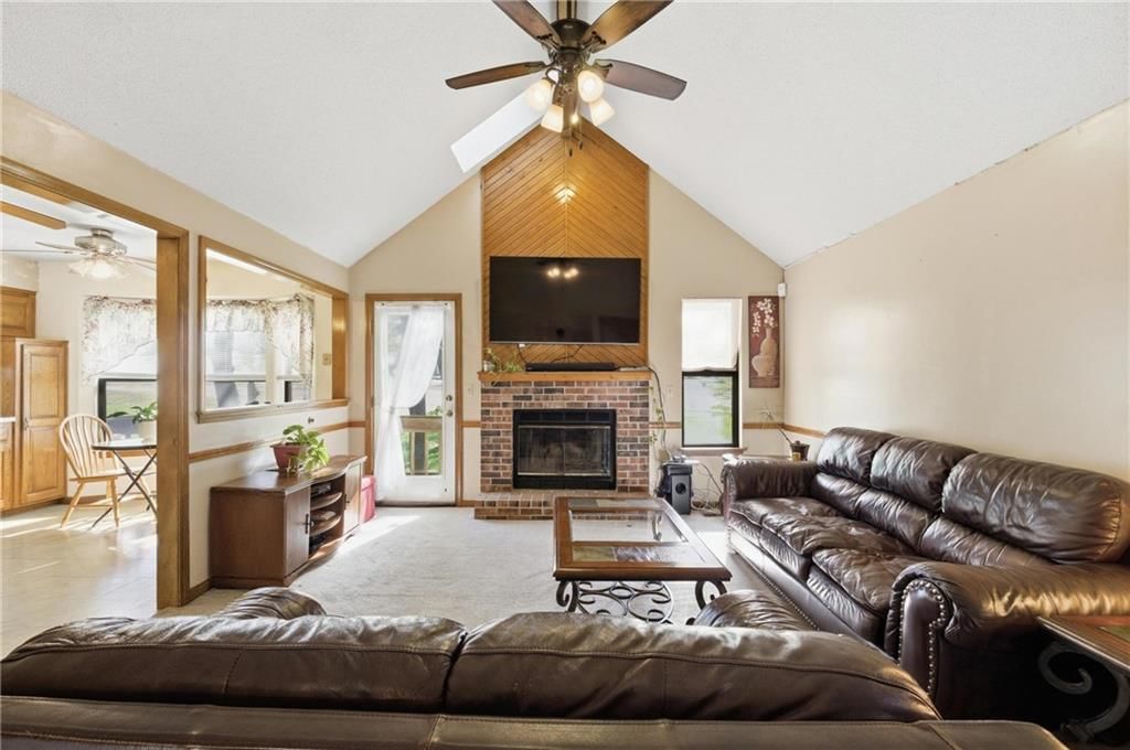 14417 Craig Avenue — photo 8