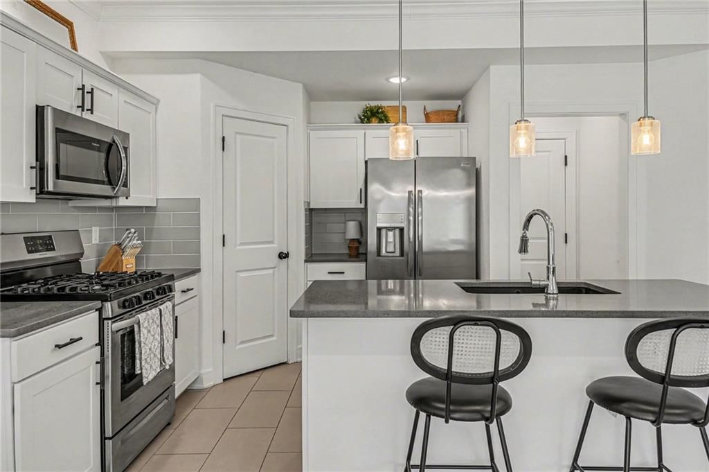 7356 Aaron Street — photo 10