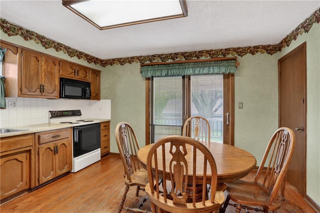 3650 N Wayne Avenue — photo 4