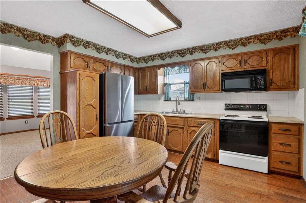 3650 N Wayne Avenue — photo 5