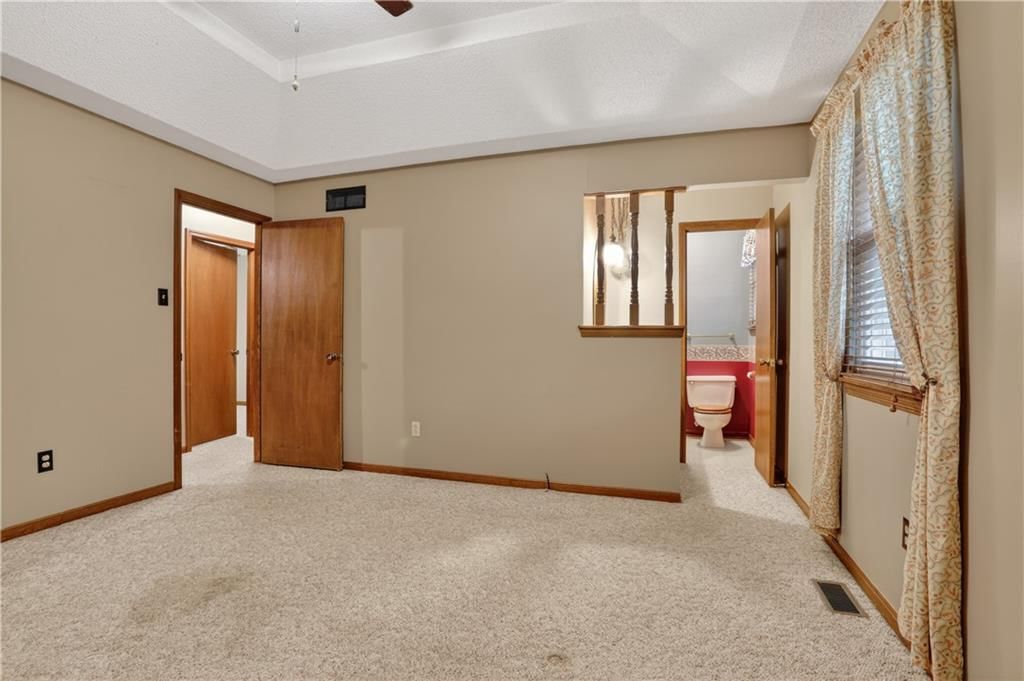 3650 N Wayne Avenue — photo 6